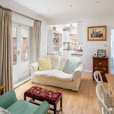 Charming 2Br Flat With Patio In Hammersmith Londra Esterno foto