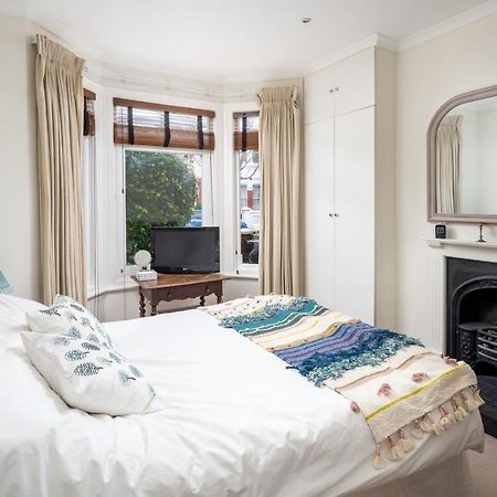 Charming 2Br Flat With Patio In Hammersmith Londra Esterno foto