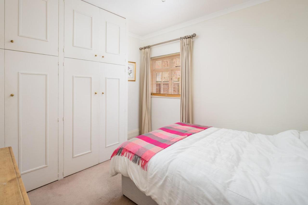 Charming 2Br Flat With Patio In Hammersmith Londra Esterno foto