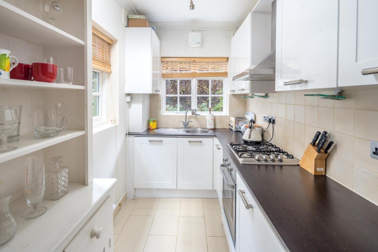 Charming 2Br Flat With Patio In Hammersmith Londra Esterno foto